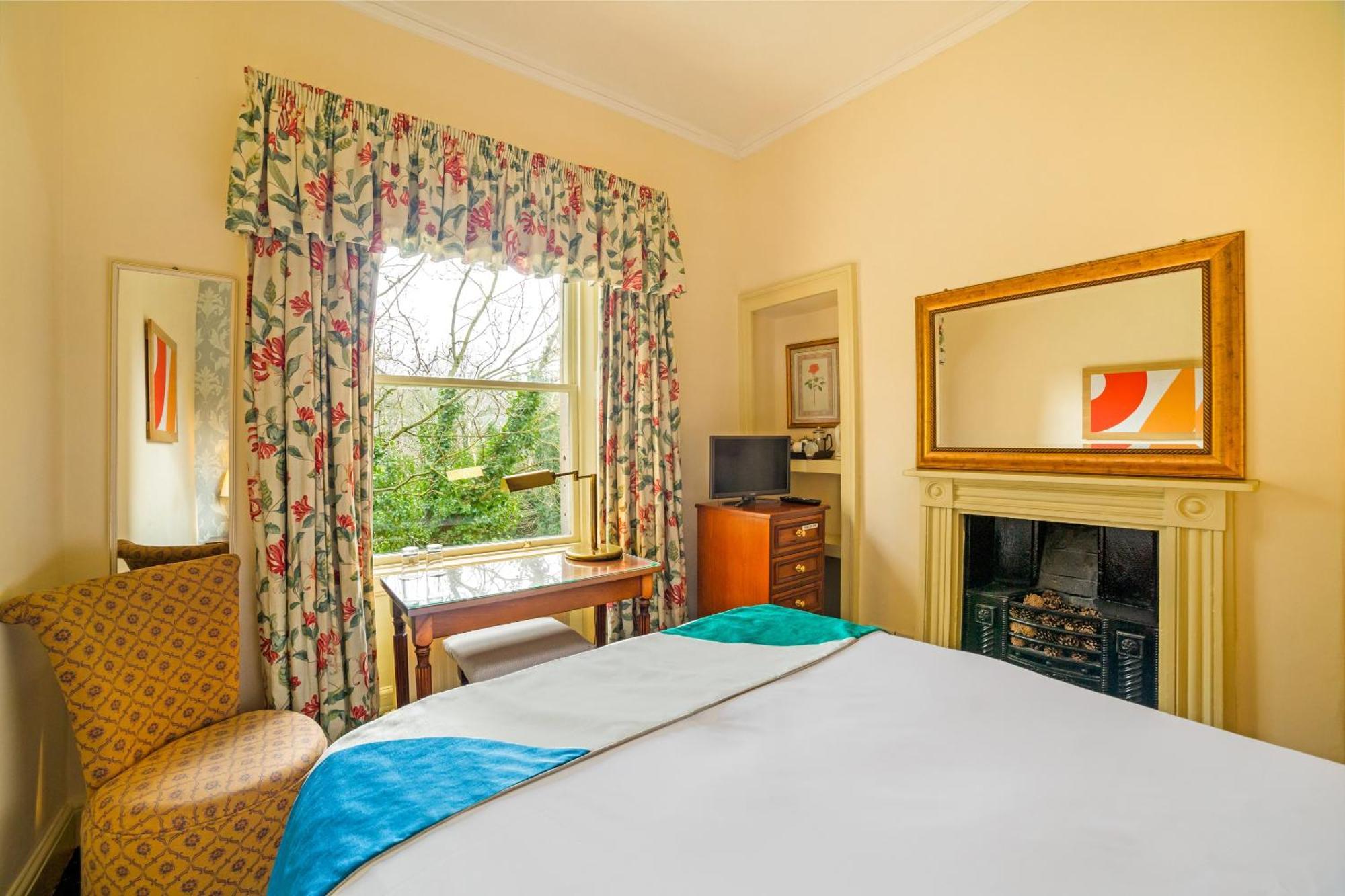 Oyo Bailbrook Lodge, バース エクステリア 写真