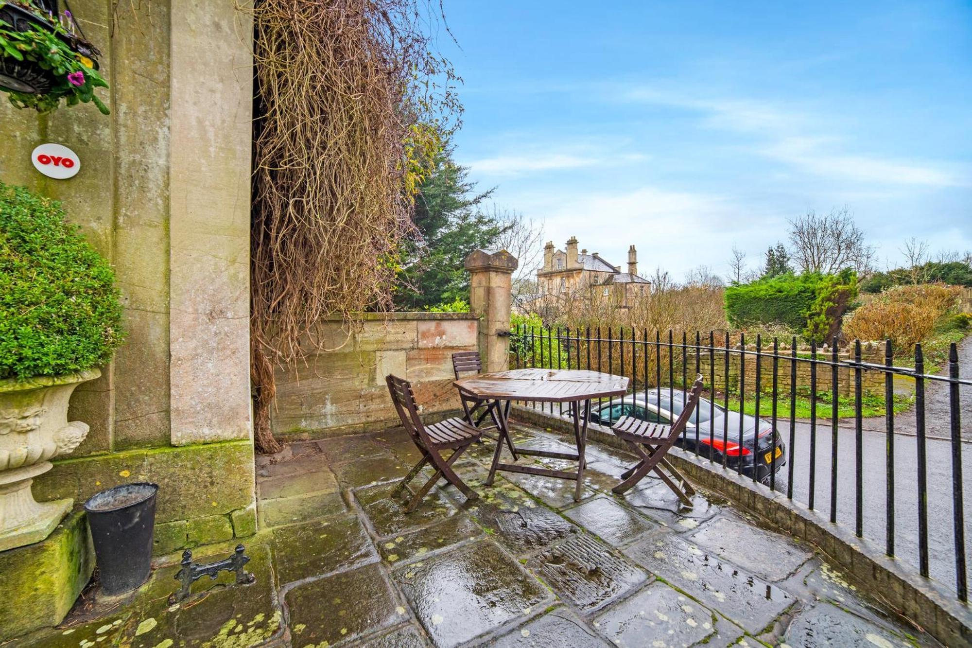 Oyo Bailbrook Lodge, バース エクステリア 写真